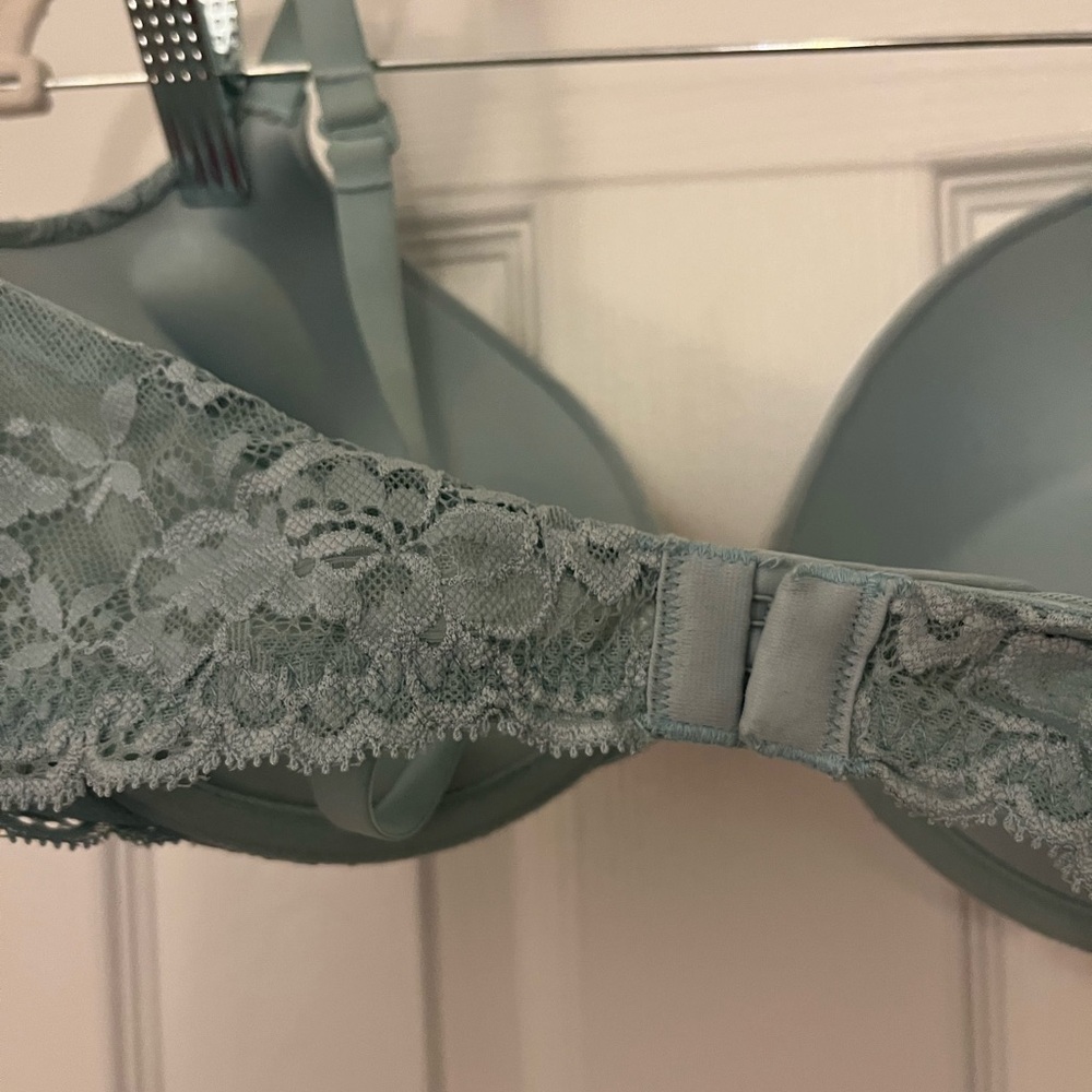 Chic Lace-Accented Bra in Soft Blue - Picture 3 of 5
